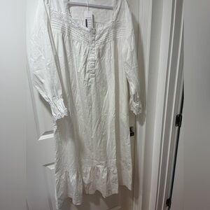 ViaKeo White Lace Nightgown